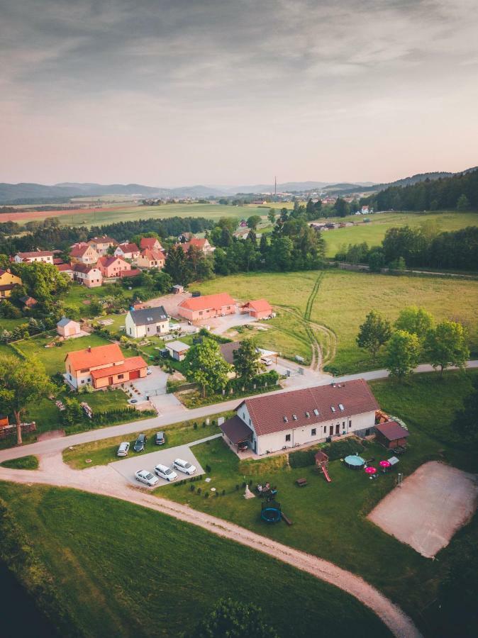 Penzion Na Podlesi Ve Zlate Korune Zlatá Koruna Zewnętrze zdjęcie